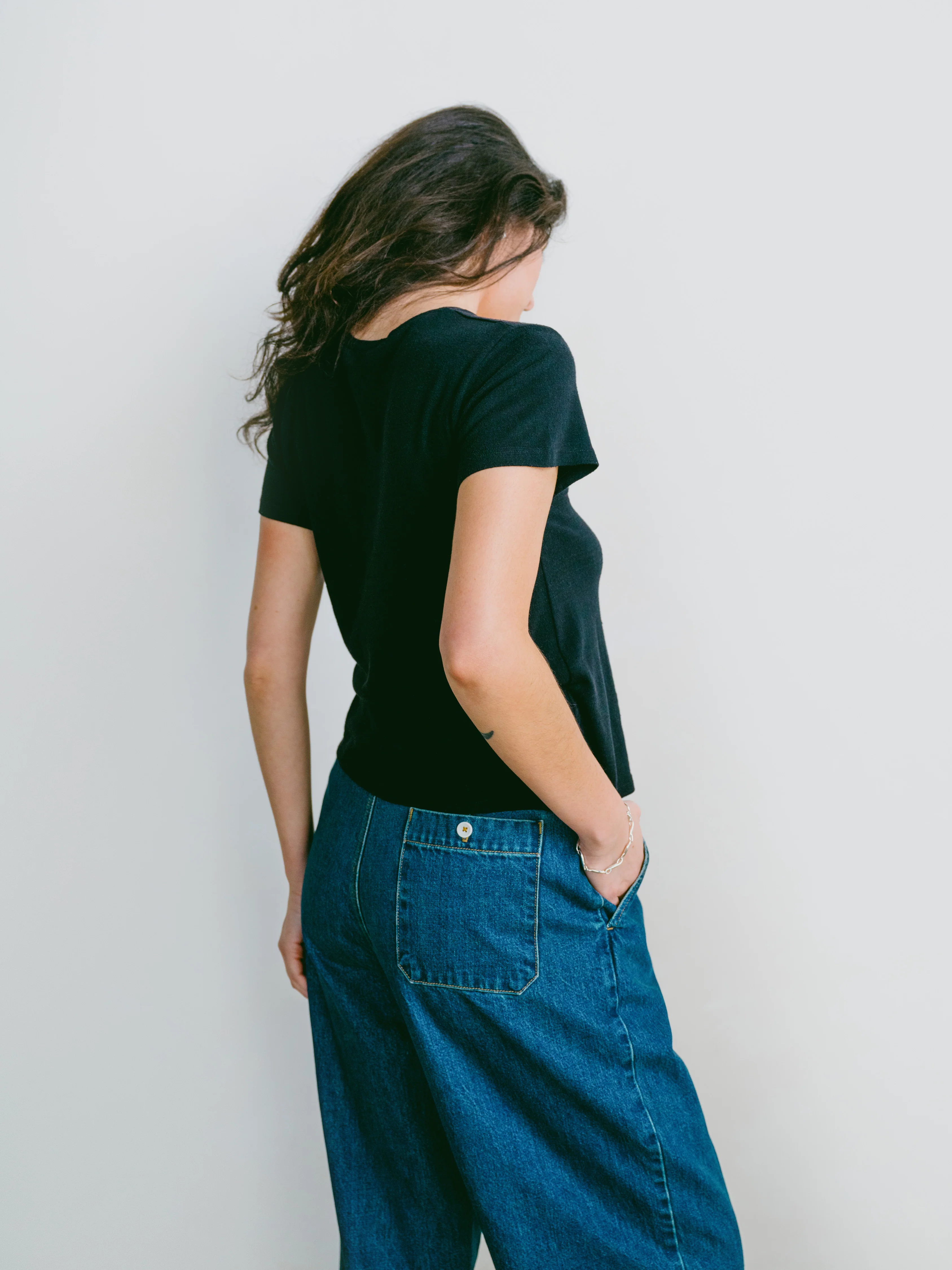 Classic Tee, Regen Silk Noil Jersey, Black - Image 4