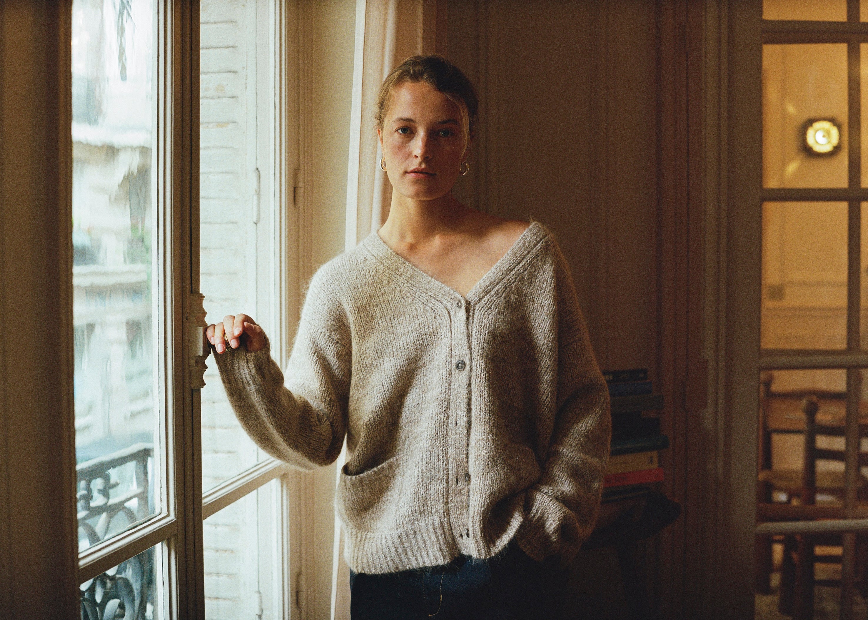 Rory Cardigan, Suri Bouclé, Marled Ash - Image 9